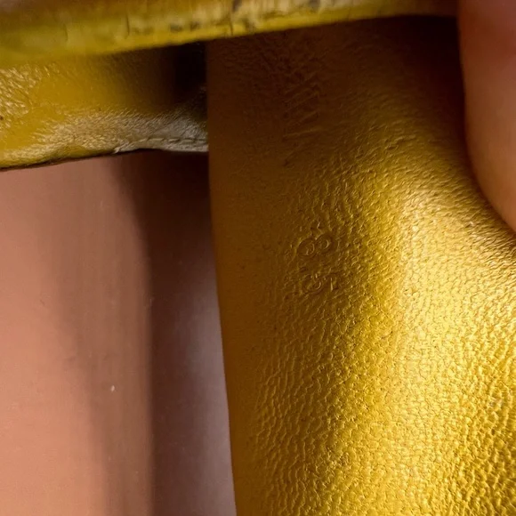 PAIGE Emilia Leather Slide Sandals Mustard Yellow Ruched Band Womens 8.5 US - Picture 9 of 13